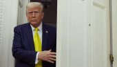 TRAMP NAREDIO: Obustava zakazivanja termina za studentske vize u američkim ambasadama