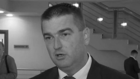 ПРИСУСТВОВАО ПОЛИТИЧКИ ВРХ СРПСКЕ: Одржана комеморација поводом трагичне смрти чланова породице Тодоровић