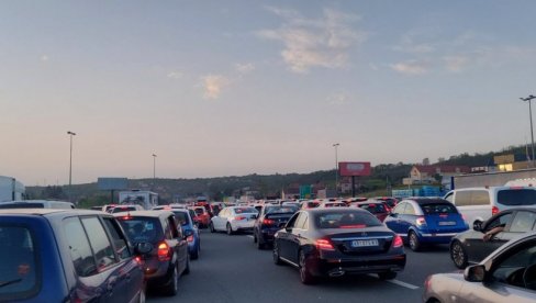 SRBI MASOVNO OSTAJU BEZ TABLICA U GRČKOJ ZBOG ZNAKA KOJI SVI IGNORIŠU: Kazne stižu odmah