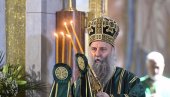 PATRIJARH PORFIRIJE PORUČIO VERNICIMA: Kada stanemo na put Gospodnji, sve oko nas postaje čudo