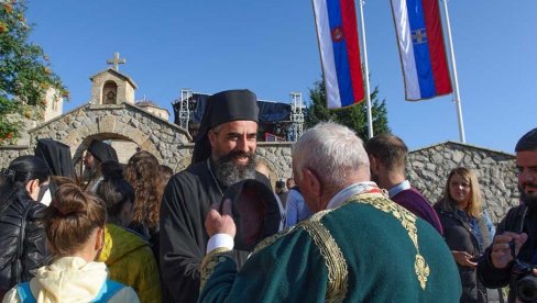ДОКЛЕ СЕ СЈЕЋАМО ПРОШЛОСТИ, ТОЛИКО ЋЕМО ТРАЈАТИ!
