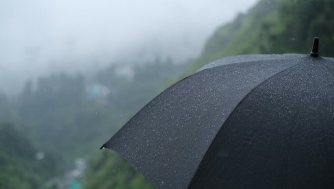 СНАЖНО НЕВРЕМЕ ПОГОДИЛО БиХ: Возачима се саветује опрез, ево у ком граду је најкритичније