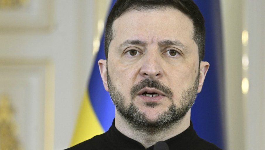 ПОГЛЕДАЈТЕ КАКО ЗЕЛЕНСКИ ЧЕСТИТА БОЖИЋ: Речима се тешко може описати (ВИДЕО)