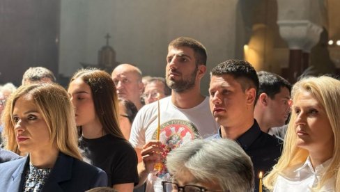 РАЗЛИКА ЈЕ ЈАСНА: Студенти који желе да уче одали почаст жртвама Бљеска - блокадери у Хрватској нису смели да имају ни српску заставу