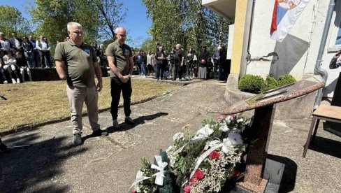 ЖИВОТ ДАО ЗА ОТАЏБИНУ: Обележено 26 година од погибије Живана Петровића из Грачаца на КиМ