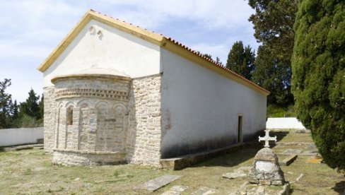 DA LI JE DIS SAHRANJEN NA OSTRVU OTONI: Ovu pretpostavku prvi izneo novinar Radivoje Petrović pre četvrt veka