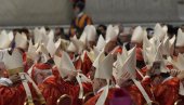 НОВОГ ПАПУ ОЧЕКУЈУ МНОГОБРОЈНИ ПРОБЛЕМИ: У току је избор за новог поглавара Римокатоличке цркве (ФОТО/ВИДЕО)