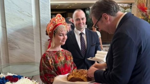 ВУЧИЋ СЕ ПОНОВО ОГЛАСИО ИЗ МОСКВЕ: Хвала нашим руским домаћинима на величанственом дочеку (ФОТО)