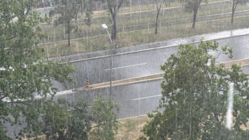 ПРОМЕНА ВРЕМЕНА ВЕЋ ОД ПОПОДНЕВА: Овај део Србије први на удару пљускова са грмљавином