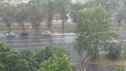 У ОВЕ ДЕЛОВЕ СРБИЈЕ СТИЖЕ КИШНА БОМБА: Спрема се температурни шок, очекује се и појава града