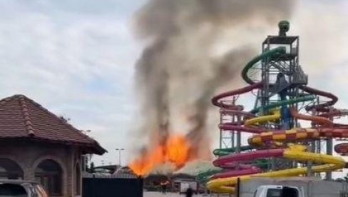 VATRENA STIHIJA GUTA SVE PRED SOBOM: Gori poznati akvapark u Srbiji (VIDEO)