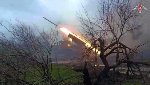 (МАПА) „ТРЕЋА ЛИНИЈА“ ОДБРАНЕ У КУПЈАНСКУ СЕ РУШИ: Како нова руска тактика потискује украјинску одбрану? (ВИДЕО)