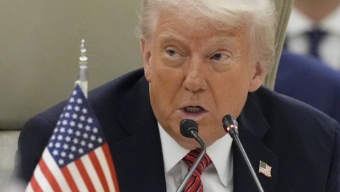 ТРАМП НА РАЗГОВОРУ СА ФОН ДЕР ЛАЈЕН: Пристао да одложи примену тарифа ЕУ