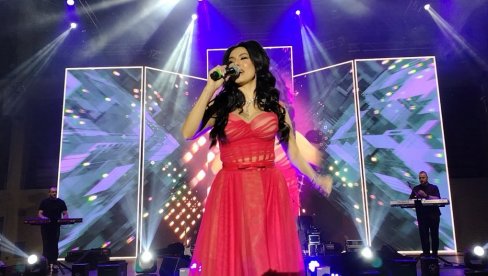 МОЈ ГРАД, МОЈИ ЉУДИ: Тања Савић приредила музички спектакл у родном Смедереву (ФОТО)