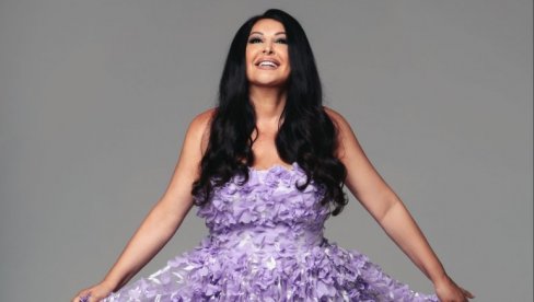 СВАКА ПЕСМА ИЋИ ЋЕ ЊОЈ, ЈЕР САМ ЊЕНА БАКА: Драгана Мирковић о унуци Ксенији и другој најлепшој животној улози (ФОТО)