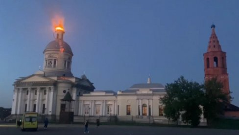 ГОРИ КАТЕДРАЛА СВЕТОГ НИКОЛЕ Дрон погодио куполу торња, одјекнула снажна експлозија (ВИДЕО)