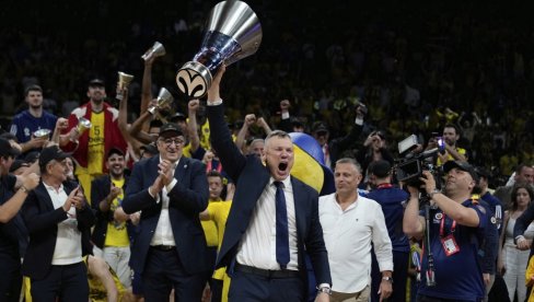 FENER SE MUČI, ALI TRENER JE SIGURAN: Prvak Evrope sprema novi ugovor za Šarunasa Jasikevičijusa