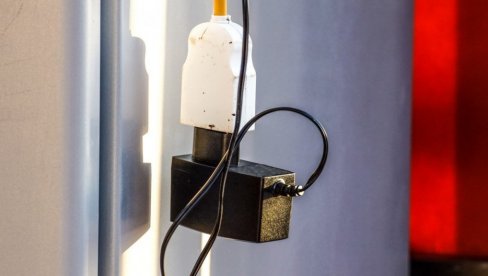 ЕКСПЛОДИРАО ПУЊАЧ: Изгорео стан четворочлане породице у Београду, електричар открио како се то дешава