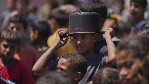 ИЗРАЕЛ И ДАЉЕ ЗАСИПА ГАЗУ БОМБАМА: Почетак нове копнене офанзиве у палестинској енклави нашиао на осуде међународне заједнице