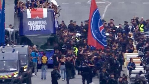 СЛАВЉЕ НА ЈЕЛИСЕЈСКИМ ПОЉИМА: Ушати пехар на Најлепшој авенији на свету