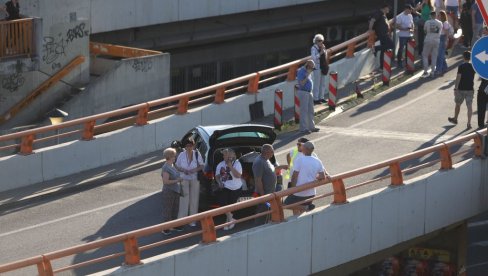 ХАОС ЗБОГ БЛОКАДЕРА: Београд паралисала шачица - они знају само да мрзе (ФОТО)