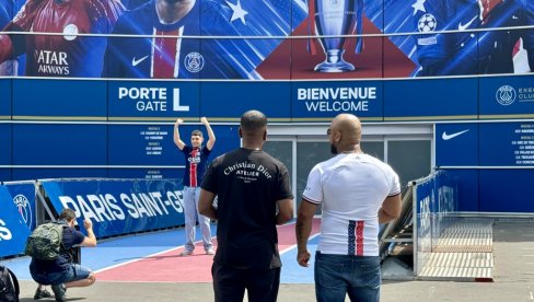 НЕПРЕГЛЕДНО ЧЕКАЊЕ ЗА ДРЕС СА ЗВЕЗДИЦОМ: Помама за новим дресом ПСЖ