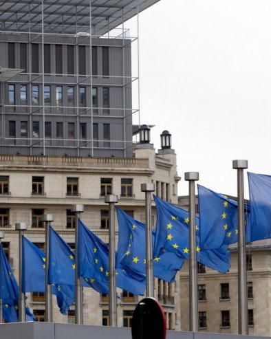 HOĆE DA ZAMRZNUTU RUSKU IMOVINU PREDAJU UKRAJINCIMA: Fon der Lajen i Merc nisu ubedili belgijskog premijera