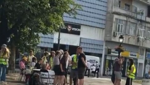 ХАОС ТОКОМ ПРЕДИЗБОРНЕ ТИШИНЕ: У центру Зајечара окупљање блокадера - крше изборну тишину