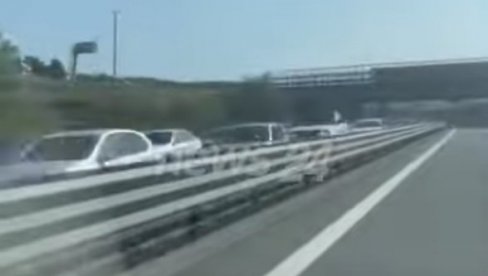 ALBANCI U NEVERICI: Kilometarska kolona vozila iz Srbije, svi bi danas u Tiranu na utakmicu Albanija - Srbija (VIDEO)