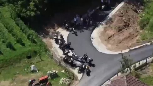 BRUTALNI TEROR BLOKADERA U KOSJERIĆU: Čine sve da spreče narod da slobodno izrazi volju