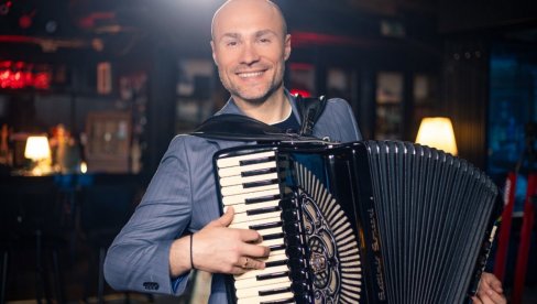 OBUKA ZA BUDUĆE PRODUCENTE: Aleksandar Aca Sofronijević ugostio svoje polaznike (FOTO)