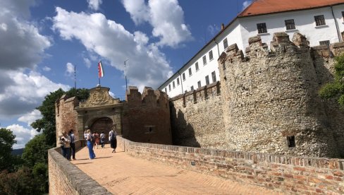 ALEKSANDRINA PORODICA JE JEDINA PREOSTALA SRPSKA PORODICA U VILANJU: Od 1700. godine u ovom mestu prave vino