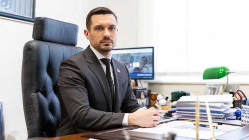 РЕЉА ОГЊЕНОВИЋ, ДИРЕКТОР РЕПУБЛИЧКОГ ФОНДА ПИО: Клевете Нове.рс угрожавају моју и безбедност моје породице!