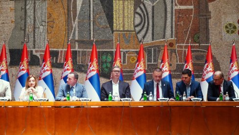 SADA VIDITE DA NJIH NE INTERESUJE UČENJE I OBRAZOVANJE, VEĆ NEKE POTPUNO DRUGE STVARI: Vučić na otvaranju Međunarodnog foruma studenata