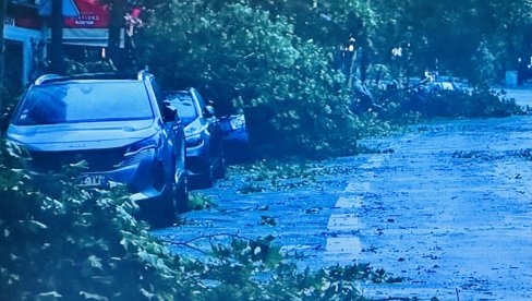 SNAŽNA OLUJA I PADAVINE ŠIROM ALBANIJE: Šteta na objektima, povređeno više osoba