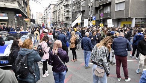BIVŠI FUNKCIONER DS O STUDENTIMA BLOKADERIMA: Neko podržava ovu stoku? Gubitnici koji hoće da naprave još malo štete