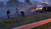 ВИДЕО: Водени топ на штрајкаче у Француској