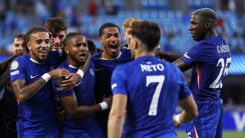 PETARDA U LONDONSKOM DERBIJU: Čelsi demolirao Vest Hem