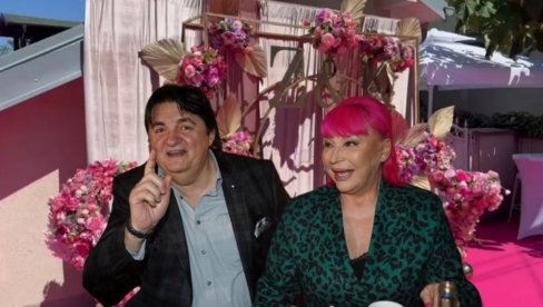 STIŽU POZNATI: Počinje venčanje Zorice i Kemiša - Snežana Đurišić, DŽajić i drugi su tu