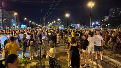 ISTI SCENARIO KAO U UKRAJINI: Blokaderi prave Majdan u Srbiji