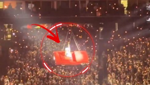 ЈЕЗИВ СНИМАК! Светска звезда умало настрадала насред концерта, повикала: Станите! - публика претрнула