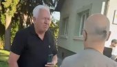 ТЕРОР БЛОКАДЕРА НА ИЗБОРИМА У КОСЈЕРИЋУ: Купац гласова насрнуо на новинара Гвоздена Николића (ВИДЕО)