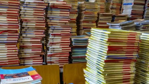 УВОДЕ СЕ УЏБЕНИЦИ ОД НАЦИОНАЛНОГ ЗНАЧАЈА: Посланици дали зелено светло