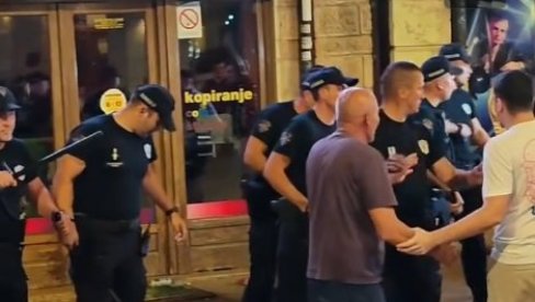 БЛОКАДЕРИ ПОКУШАЛИ УПАД У СНС У ЧАКУ: Разбили врата, реаговала полиција