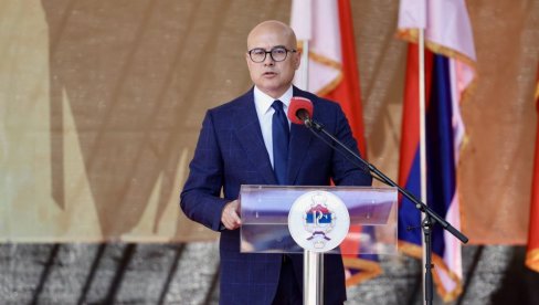 ФАШИЗАМ ПРОПАЛИХ РЕВОЛУЦИОНАРА: Вучевић осудио напад на кућу Драгана Ј. Вучићевића