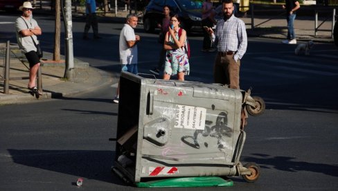 БЛОКАДЕРИ ПРСЛИ! Пукле им блокаде - мали број блокадера се појавио