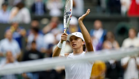 ИЗНЕНАЂЕЊЕ НАД ИЗНЕНАЂЕЊИМА: Италијанка брутално понизила Игу Швјонтек