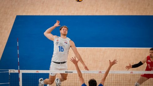 A IZA ZATVORENIH VRATA... Ovo je olimpijski šampion u odbojci uradio odbojkašima Srbije