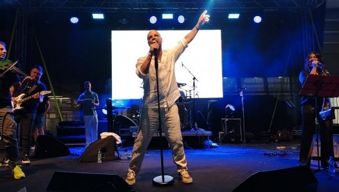 SVAKI PUT SE IZNOVA IZNENADIM: Boban Rajović u Americi uživao i u operi (FOTO)