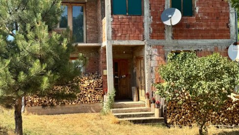 ОВО ЈЕ МЕСТО УЖАСА У НИШУ: Осумњичени пензионисано војно лице, насмрт избо супругу (ФОТО)